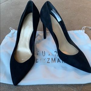 STUART WEITZMAN BLACK SUEDE PUMP